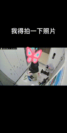 外卖员要独自在家孩子开门拍照签收，遭拒后暴躁摔餐离去，当事网友：美团称会进行处罚