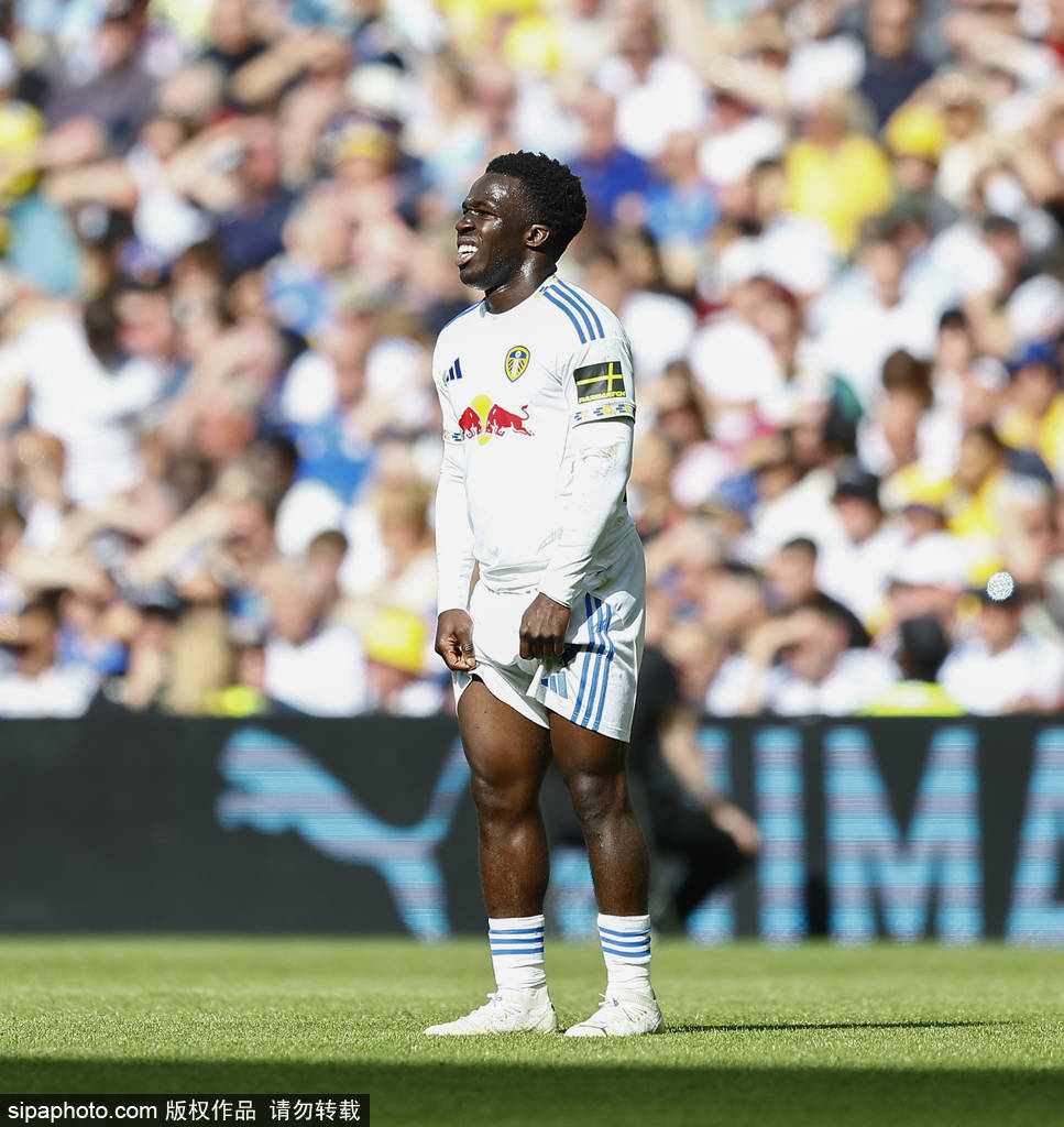 新援闪耀圣西罗，米兰2-0战胜巴里：技术与战术的完美结合