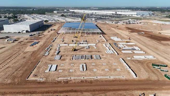 普京专机刚一回国，就收到一个“噩耗”，造成140人伤亡，没上桌的乌克兰要玩把大的？