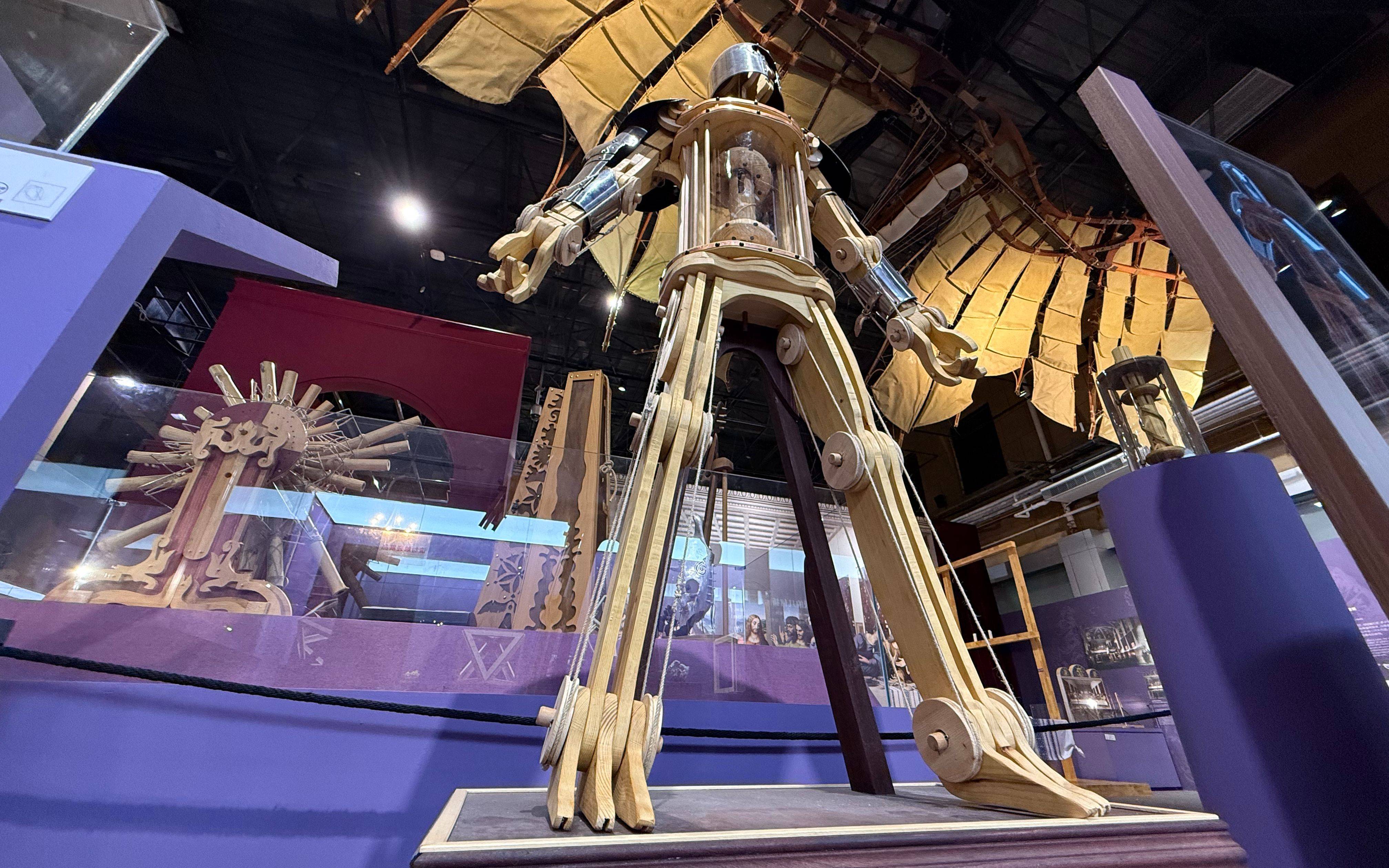 500多年前，画家达·芬奇设计了一个名叫“安卓”的人形机器人