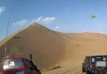 网红“固原二狗”玩沙漠越野时身亡 知情人：有视频显示车辆出事前或被碰撞