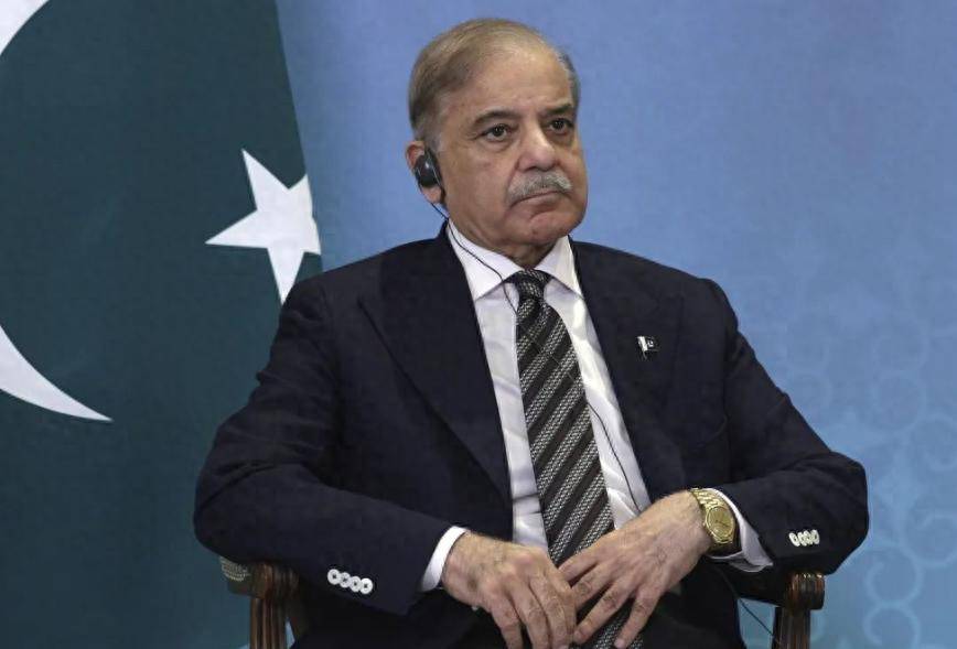 巴基斯坦总理出访中国前夕，豪爽打款1000亿卢比，中企迎来合作大扩展