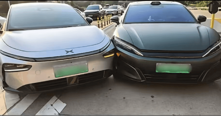 驾驶员为阻拦车辆蹭ETC与对方发生碰撞,交警部门:蹭ETC者负全责