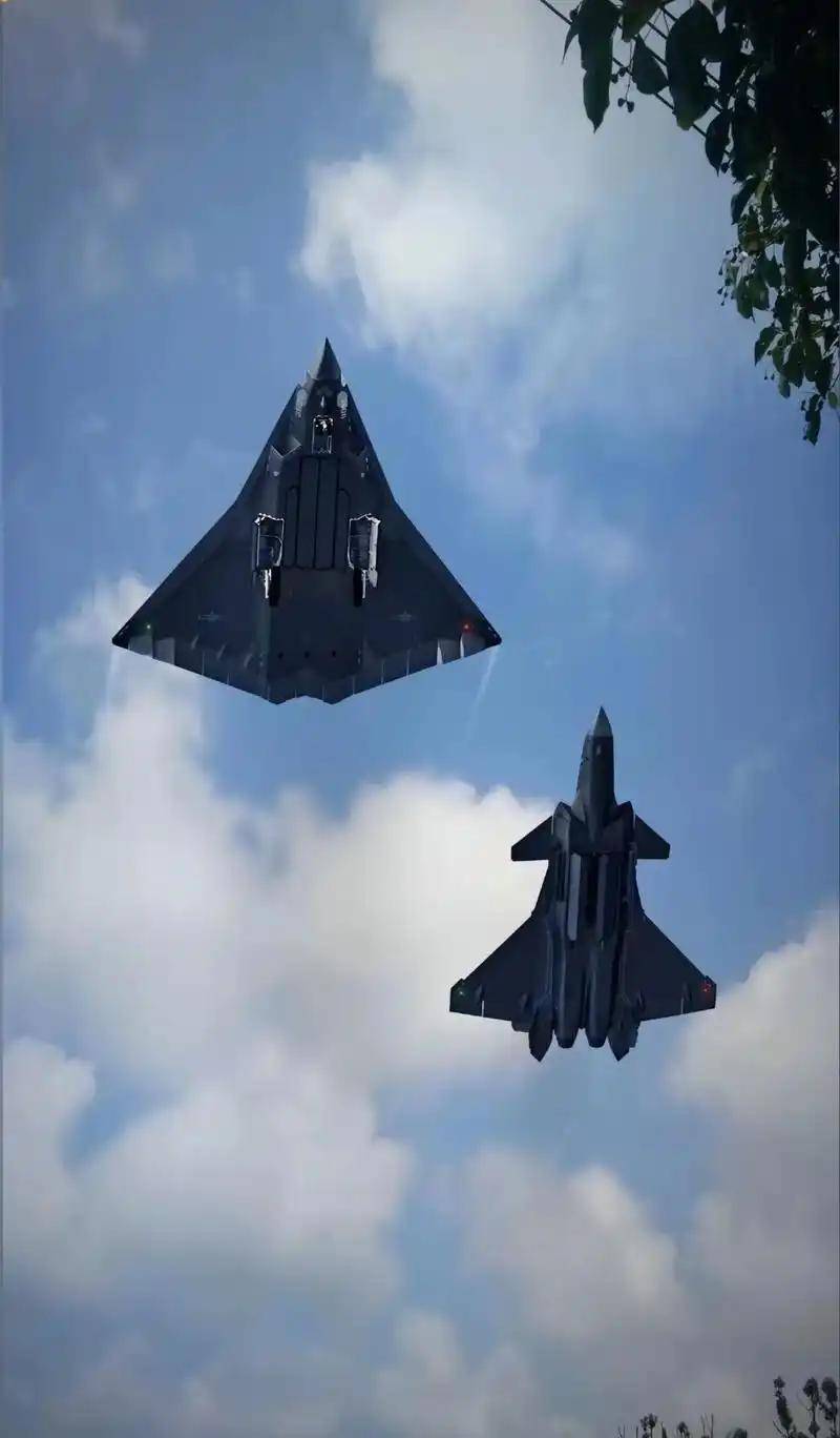 官宣歼-20已经不够“先进”可以公开，预示中国有更厉害重型战机