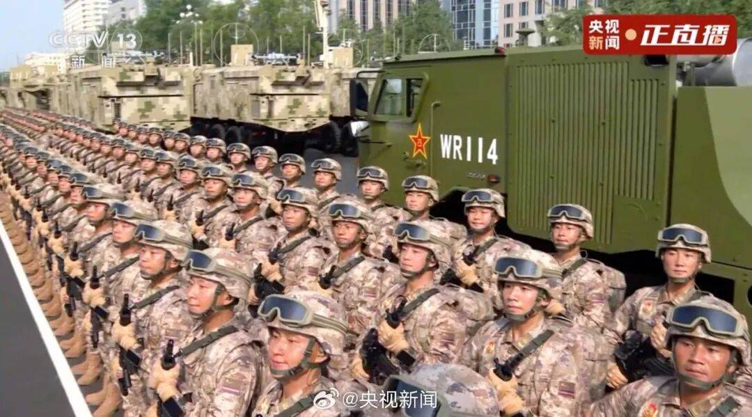 歼20S、DF61导弹,震撼亮相!三支兵种首次亮相天安门广场,空中梯队战机起飞