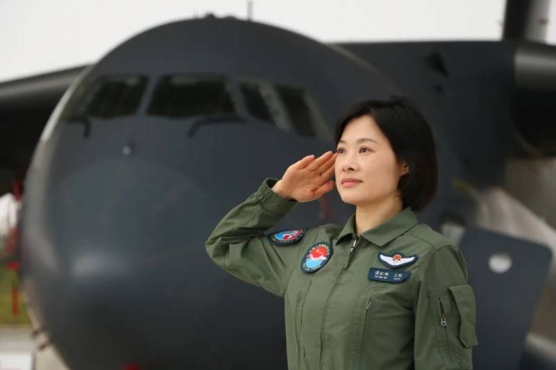 运油-20A女机长刷屏，她是谁？