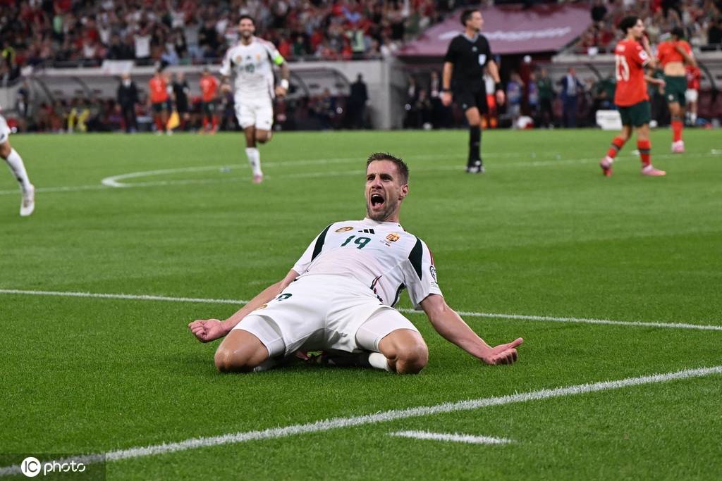 世预赛-C罗点射加冕历史射手王 葡萄牙3-2匈牙利夺两连胜