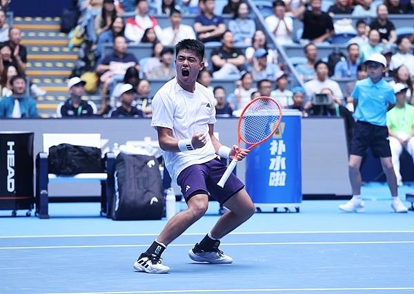 ATP杭州公开赛|吴易昺在家乡首次杀入四强