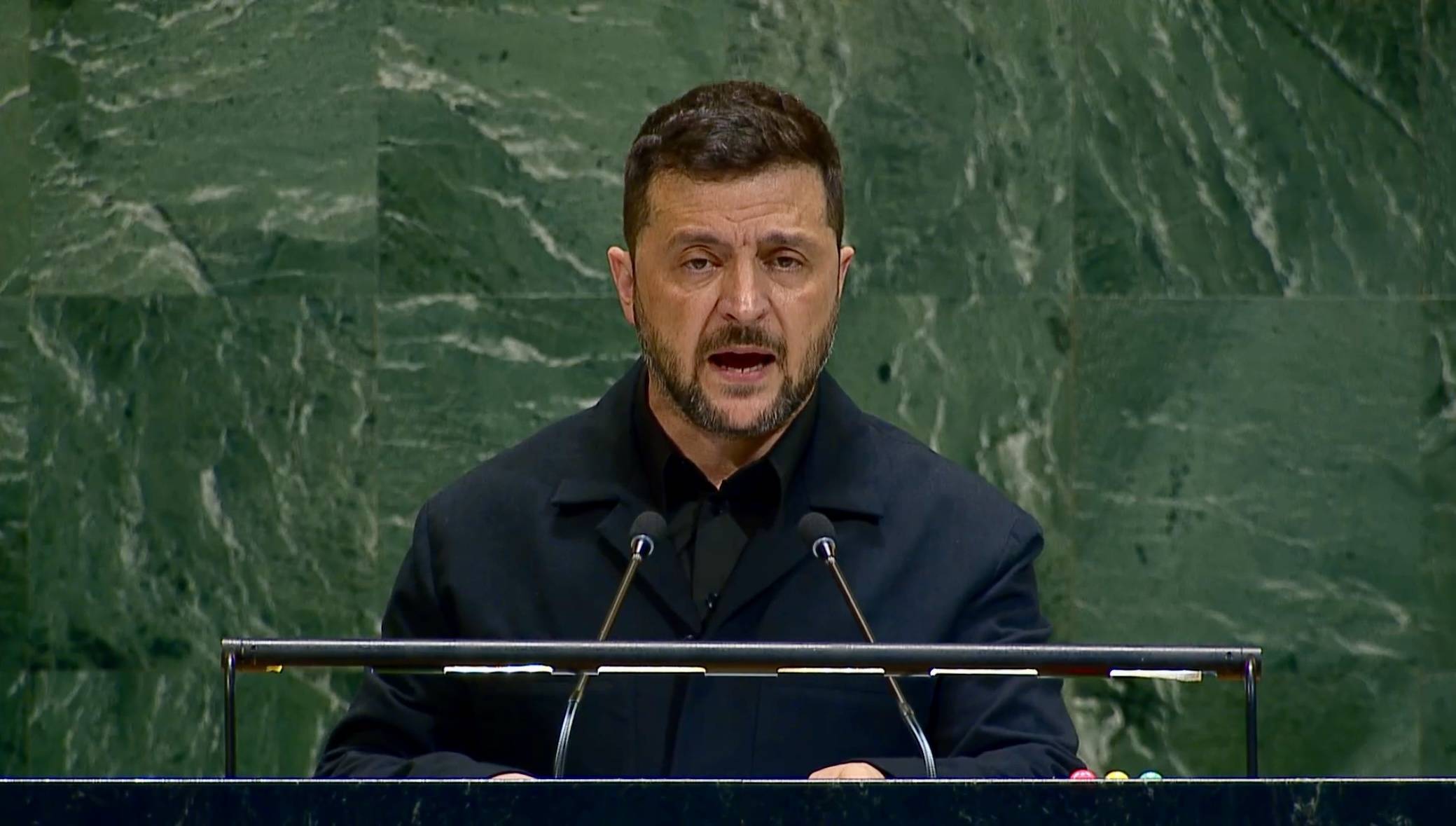 泽连斯基：乌克兰决定开放武器出口