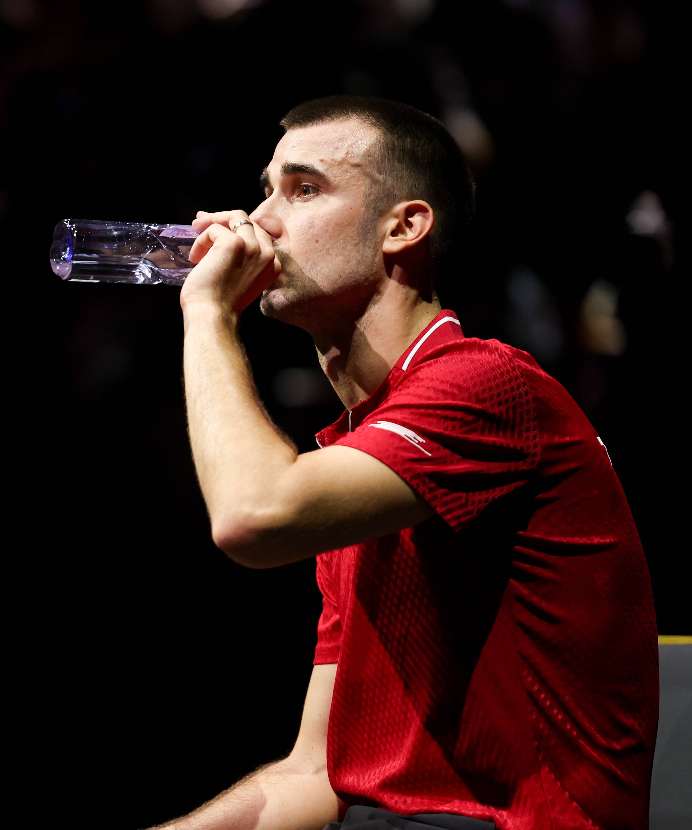 （体育）乒乓球——WTT中国大满贯：林诗栋首轮晋级