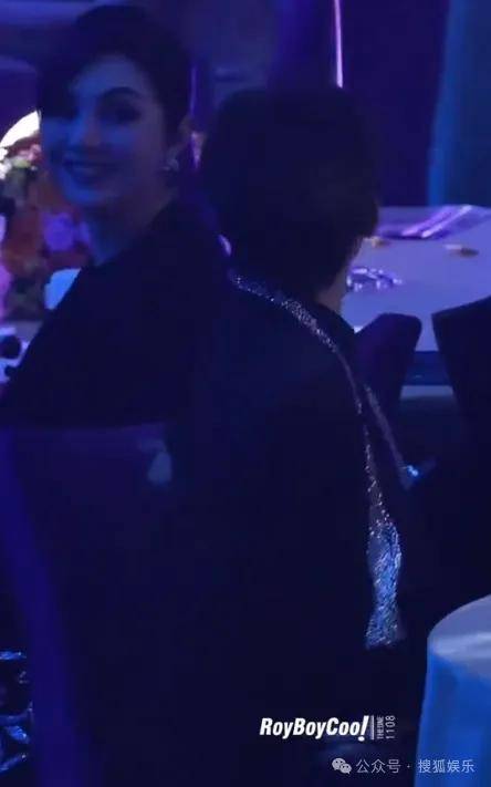 这场晚会台下简直是追星现场，名场面太多了吧？