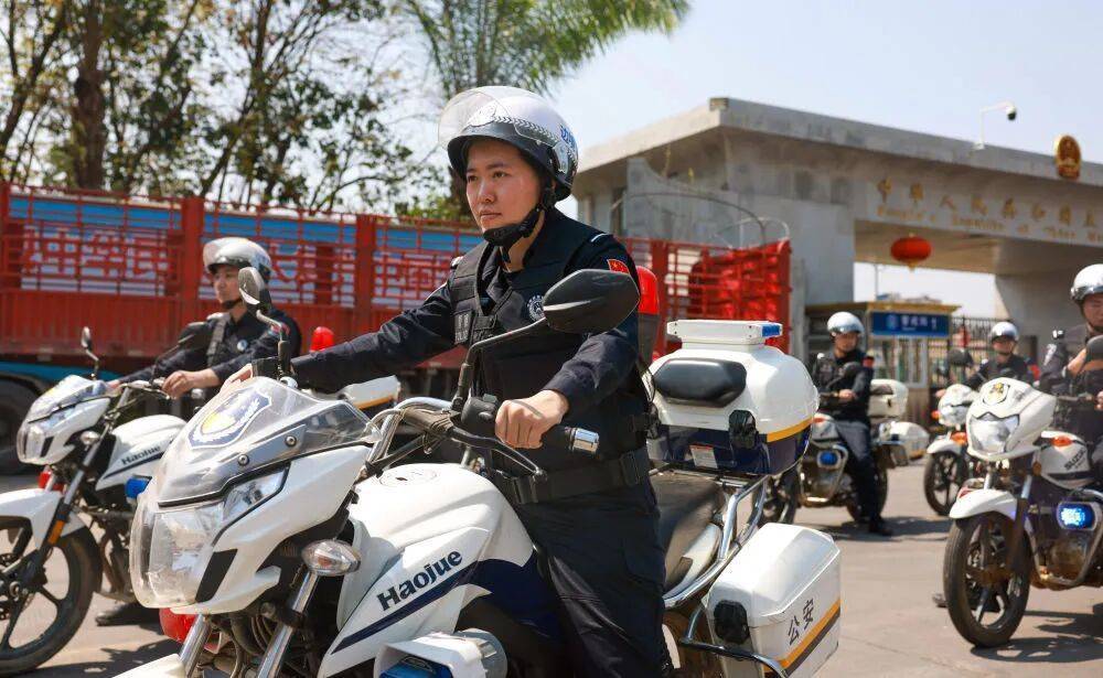 “看到妈妈46个未接来电，心像被重锤击中”