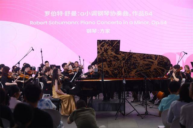 国庆奏响“琴键上的浪漫”！深圳美术馆跨界音乐会解锁音画共生新体验