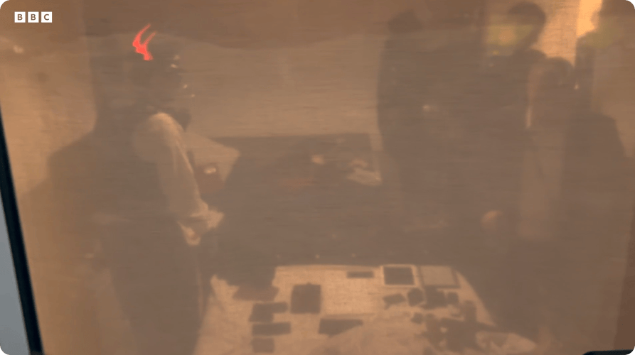 凯特患癌竟因辉瑞疫苗?伦敦4万被盗手机直飞香港,比贩毒暴利产业链曝光…