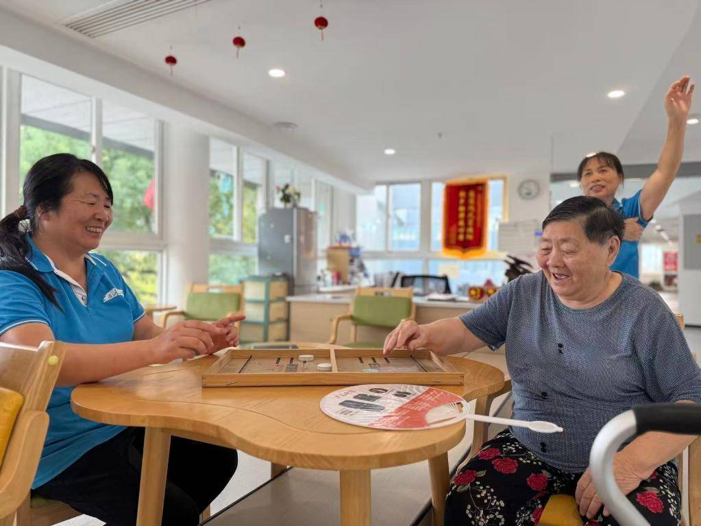 杭州99元假期“短托养老”，让子女省心、老人舒心