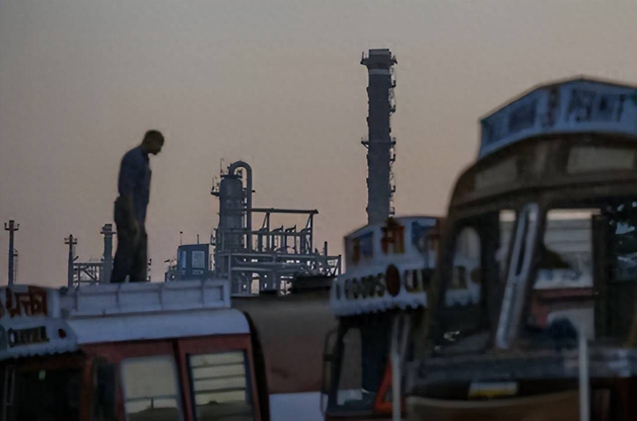 俄罗斯勒令用人民币结算，莫迪政府老老实实照办，彻底放弃了挣扎