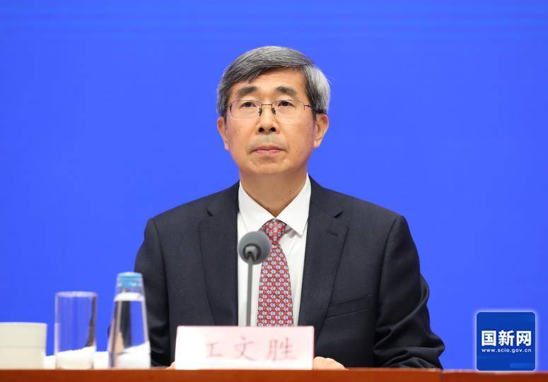 农业农村部副部长：在尊重农民意愿基础上，对农村宴席类别、桌数、菜品费用等提出倡导性标准