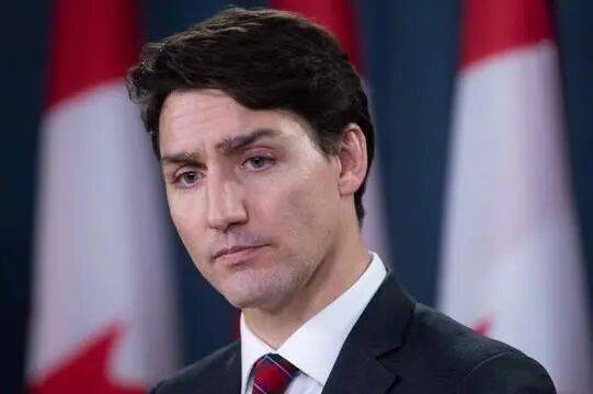 “水果姐”公开与加拿大前总理恋情