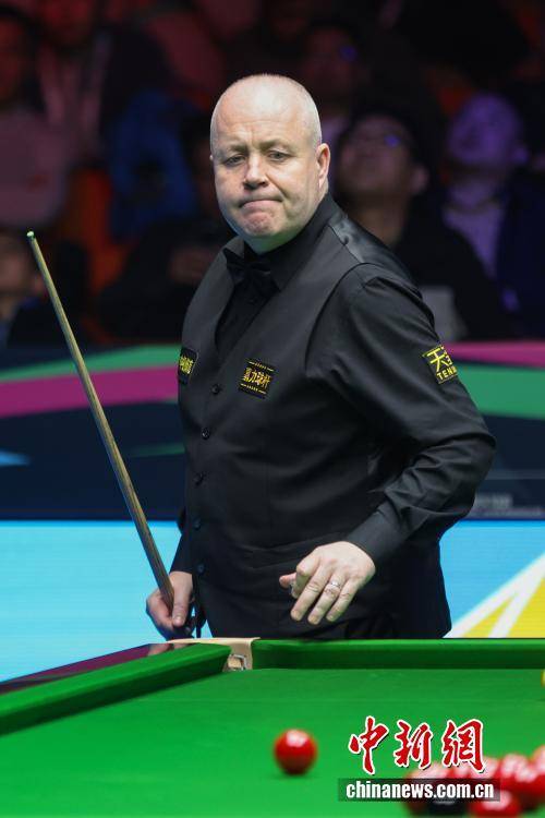 中国小将吴宜泽夺得2025世界斯诺克巡回赛国际锦标赛冠军